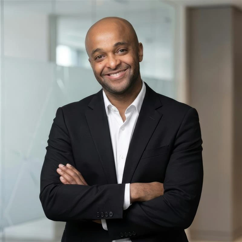 Mika MUSUNGAYI — Fondateur de MFinances